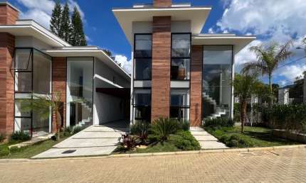 Casa alto padrão com  4 quartos , Tijuca - Teresopolis - RJ
