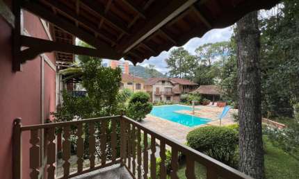 Charmosa Casa em Localização Privilegiada – Condomínio com Lazer Completo!