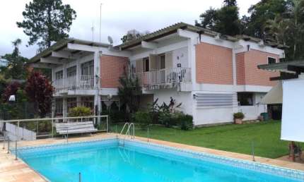 Casa com lazer, segurança , conforto e privacidade!