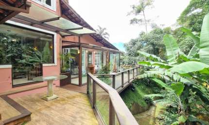 Casa no Comary em Condomínio de Luxo – Vista Deslumbrante para a Natureza!