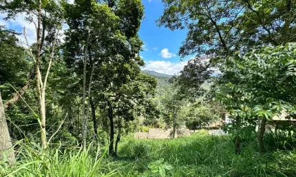 Terreno com 800m2 ,com linda vista para as montanhas!