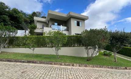Linda Casa em Vargem Grande – Conforto, Vista e Lazer Completo!