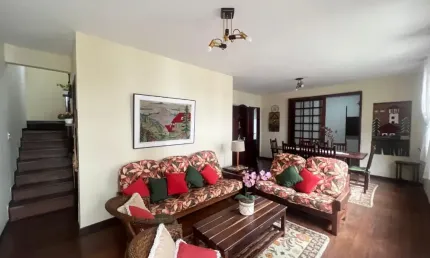 Casa com 3 quartos em condomínio no Alto, Teresópolis!