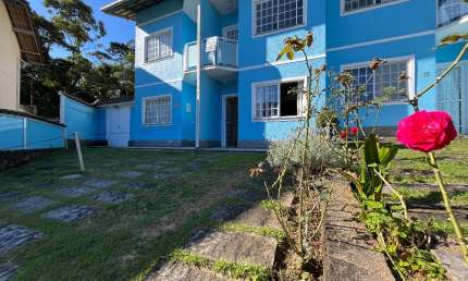 Casa com 2 quartos no Comary com vista para o dedo de Deus