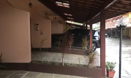 Casa próximo ao centro de teresópolis em condomínio com lazer completo