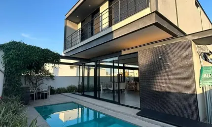 Casa com fino acabamento | 03 suítes | Piscina| Residencial Giverny