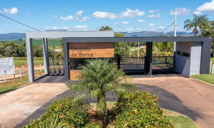 á pensou em ter seu lote no Condomínio com infraestrutura completa às margens da represa de Furnas, próximo ao futuro parque Tuna ?