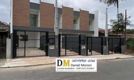 Casa com 3 quartos à venda no Iririú, Joinville 