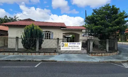 Casa no Saguaçú com Terreno de 15x35 - Aceita permuta!