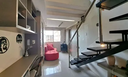 Cobertura Duplex reformada ,suíte com closet e banheira hidromassagem, armários planejados, terraço com churrasqueira, 2 vagas cobertas.