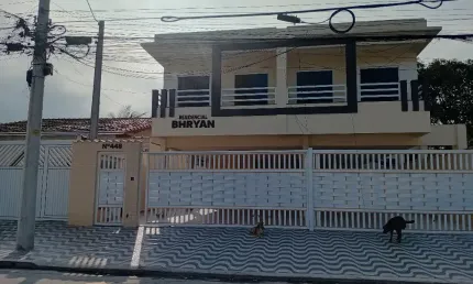 Sobrado em Vilagio 02 quartos com sacada no Jardim Glória