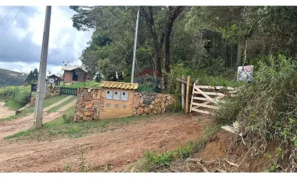 Terreno à venda em Conceição de Ibitipoca, município de Lima Duarte, MG.