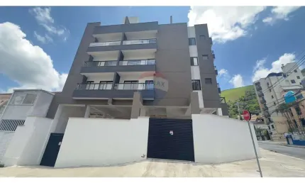 Apartamento quarto e sala com varanda, elevador e garagem no bairro São Mateus, JF