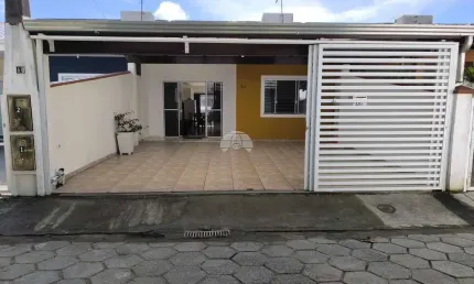 Casa com 2 quartos à venda na RUA CARMEN FUCK RODRIGUES, 54, Praia de Leste, Pontal do Paraná, 82 m2 por R$ 480.000