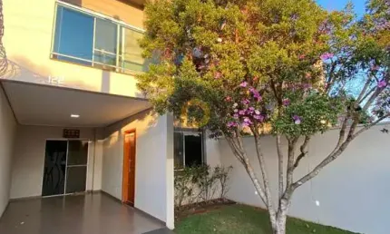 Sobrado à venda no bairro Jardim Pancera - Toledo/PR