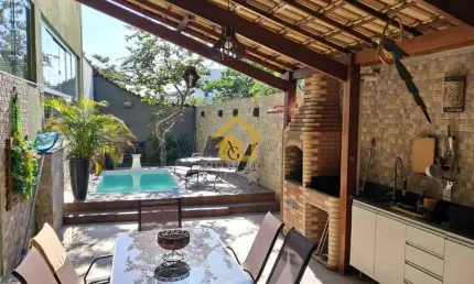 Casa dos Sonhos no Jardim Carioca! Viva em um paraíso urbano, com 3 quartos, piscina e placas solares. Venha conferir!