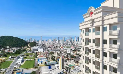 Apartamento com 2 quartos à venda na Rua Marginal Oeste, 132, Monte Alegre, Camboriú
