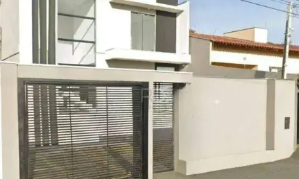 Sobrado com 3 dormitórios à venda, 216 m² por R$ 989.900,00 - Califórnia - Londrina/PR