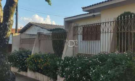 Casa com 3 dormitórios à venda, 132 m² por R$ 1.000.000,00 - Centro - Cambé/PR