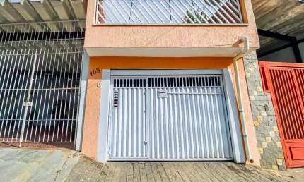 Confortável sobrado para venda com 2 quartos, sendo 1 suíte, 95m²