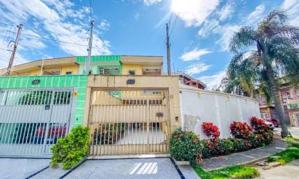 Elegante sobrado para venda com 3 quartos, sendo 2 suítes, 117m²