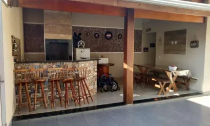 Sobrado a venda no condomínio Residencial Campos do Conde em Paulinia, São Paulo.