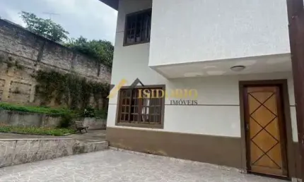 EXCELENTE SOBRADO!!! 531m² DE ÁREA TOTAL, SUÍTE, BEM LOCALIZADO