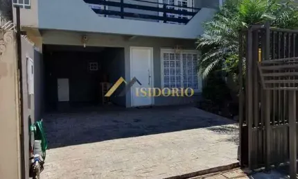 BELÍSSIMO SOBRADO! 03 QTOS.,SUÍTE, SACADA, MUITO BEM LOCALIZADO
