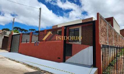 BELA CASA!!! 03 QTOS., ACABAMENTO IMPECÁVEL, PÉ DIREITO DUPLO