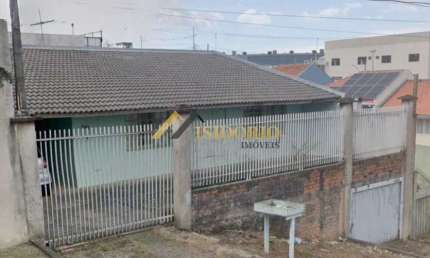 ÓTIMA CASA! AMPLO TERRENO, 03 QTOS., 02 VAGAS DE GAR.