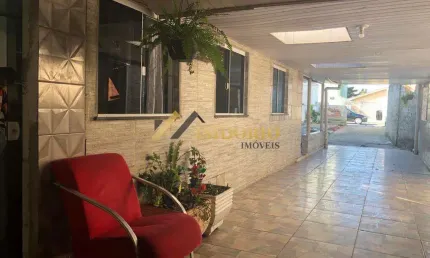 ÓTIMA CASA! 455m² DE ÁREA TOTAL, 04 QTOS., BEM LOCALIZADO