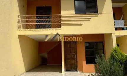 Sobrado de condomínio no cic! 03 quartos, sacada, garagem