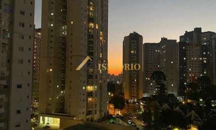 APARTAMENTO NO CRISTO REI! 02 QUARTOS, SACADA, GARAGEM COBERTA