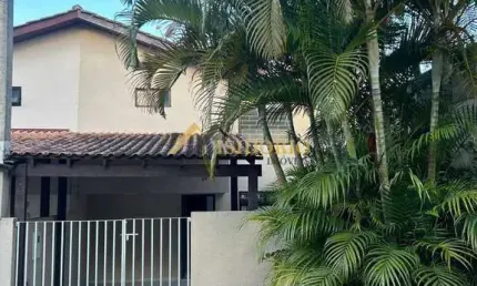 Casa com 3 quartos à venda na Rua Gastão Luiz Cruls, 596, Bairro Alto, Curitiba