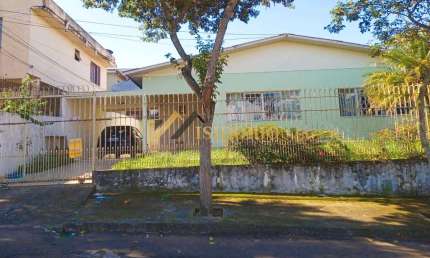 ÓTIMA CASA COM TERRENO AMPLO, 03 QTOS, 1 SUÍTE, BEM LOCALIZADO