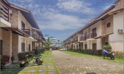 Casa em Village com 3 Quartos, Mezanino, 150m² por R$ 1.350.000 - Maitinga - Bertioga/SP