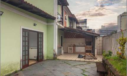 Casa em Village com 2 Quartos + Mezanino, 148m² por R$ 700.000 - Maitinga - Bertioga/SP