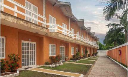Casa em Village com 3 Quartos, 117m² por R$ 690.000 - Centro - Bertioga/SP
