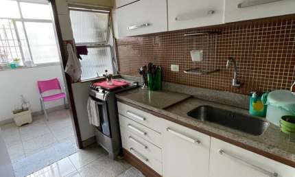 Apartamento localizado no Ingá,imóvel com 3 quartos sendo 1 suíte e 1 vaga.