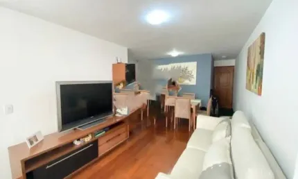 Apartamento localizado no Ingá com 120m2 de área ,com 3 quartos sendo 1 suíte e 2 vagas.