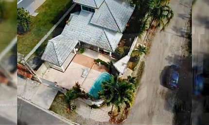 Casa em Piratininga,4 suítes,academia,piscina,churrasqueira e toda mobiliada.