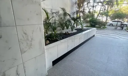 Oportunidade única:Praia de Icarai,sol da manhã ,fundos,4 quartos com 1 suíte e 1 vaga.
