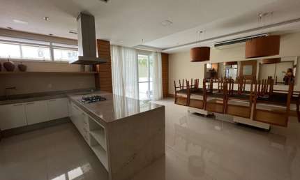 Excelente apartamento localizado em Rua nobre do Ingá.Sao 3 quartos com suíte e 2 vagas na escritura.