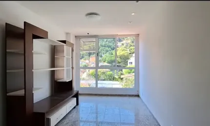 Apartamento localizado em charitas,2 quartos com suíte e 1 vaga