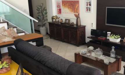 Cobertura duplex :Icaraí 4 quartos sendo 2 suítes e 2 vagas.