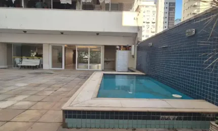 Icarai- Apartamento amplo,4 quartos,varanda e 2 vagas.