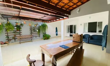 Casa a venda com 3 quartos, 3 vagas, Bosque dos Eucaliptos