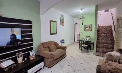 Sobrado à Venda com 3 quartos, 3 banheiros e 135m² por R$ 365.000