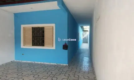 Casa à Venda com 2 quartos, 1 banheiro, 2 vagas e 68m² por R$ 380.000