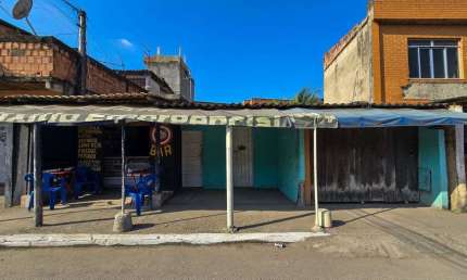 Casa Independente e frente de rua com uma loja na frente em Itaupu - Belford Roxo